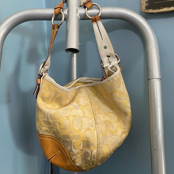 Authentic Coach Optic Purse and wristlet Too cute! Need gone! 😍 - Picture 3 of 15